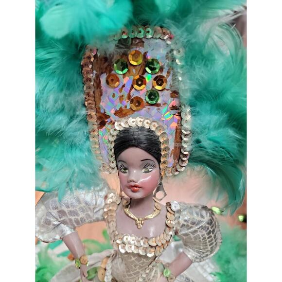 Brazil Carnival Vila Isabel Doll Rio de Janeiro Feathers green 14
